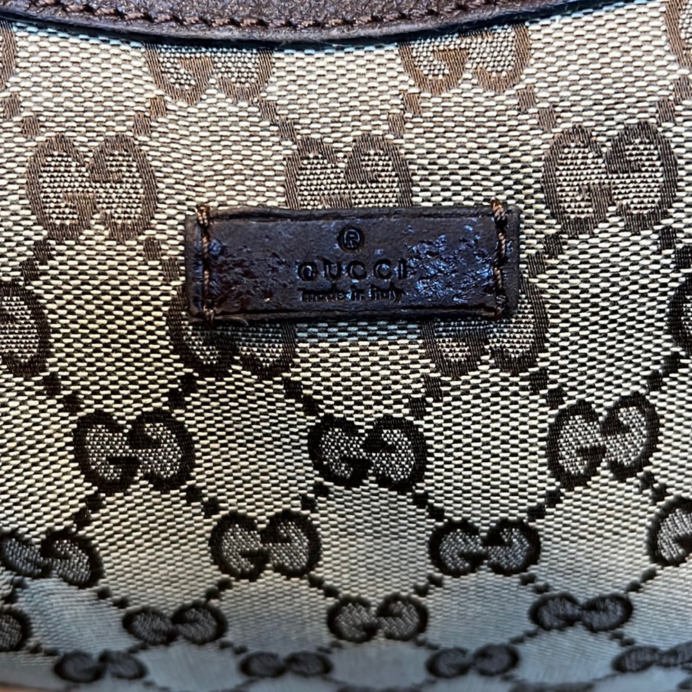 Gucci Beige GG Supreme Canvas Crossbody with Green-Red Web Strap - Picture 12 of 16